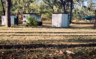 110kandkbathroomshower.jpg (25331 bytes)