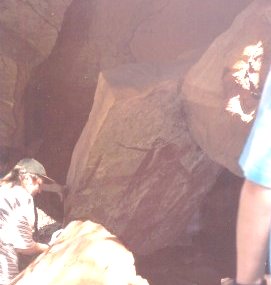 208tentshelter.jpg (14459 bytes)