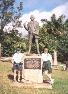 313bobamystatuemeld.jpg (29087 bytes)