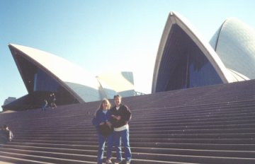 404oprahhousesteps.jpg (13367 bytes)