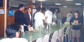 09dinner.jpg (15934 bytes)