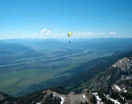 007rendezvousmttetonscliffsoaring.jpg (21385 bytes)