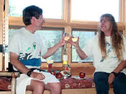 043oldfaithfulsnowlodgeannivjswinebasket.jpg (24455 bytes)