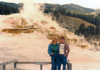 062amammothhotsprings.jpg (23213 bytes)