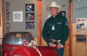 078kkridingpracticebullbuffalobillhistoricalcentercody.jpg (15348 bytes)