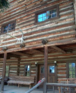 096billcodyshuntinglodge.jpg (28414 bytes)